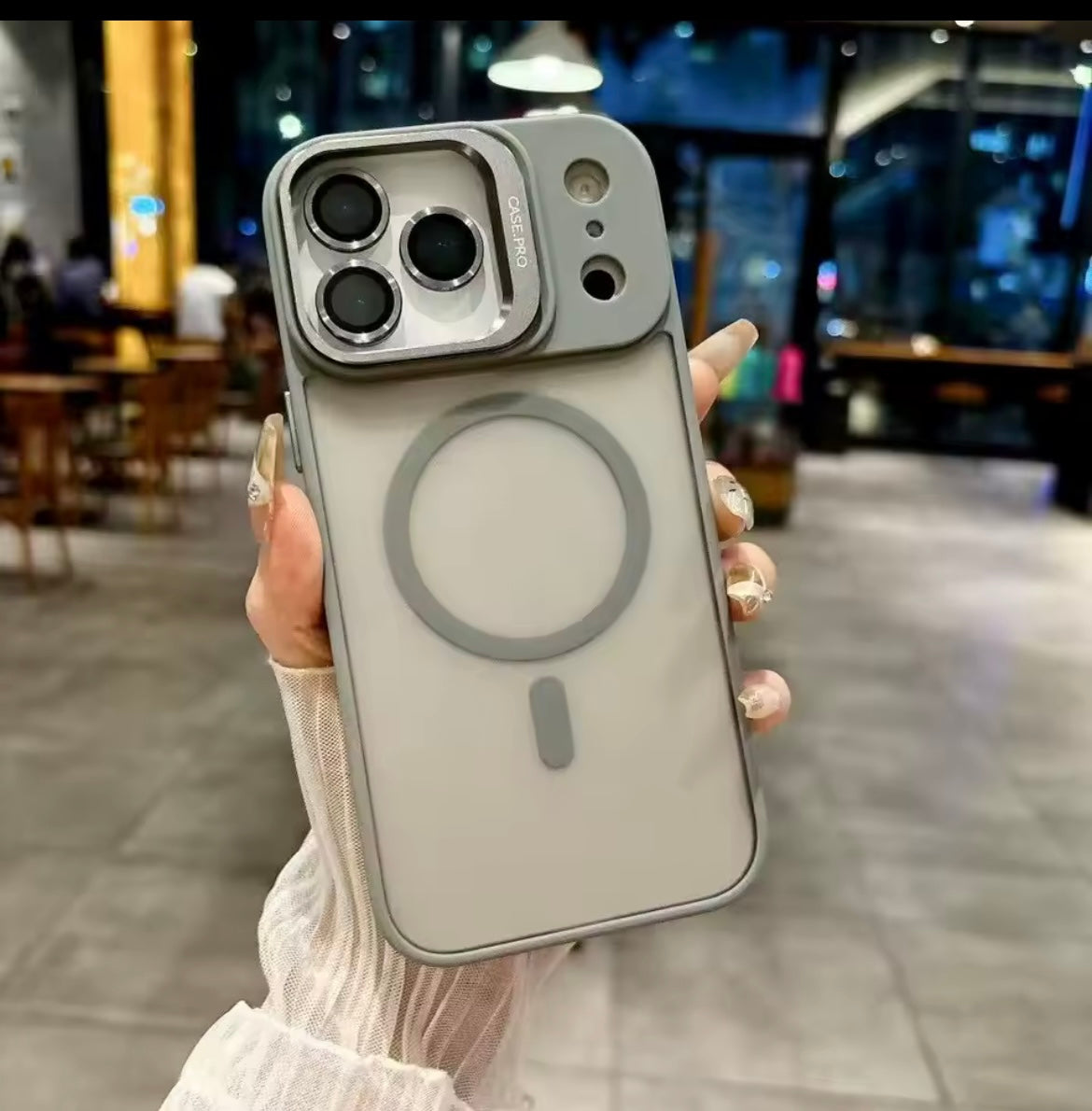 iPhone 17 Pro Max MagSafe Case – Transparent with Camera Lens Cover