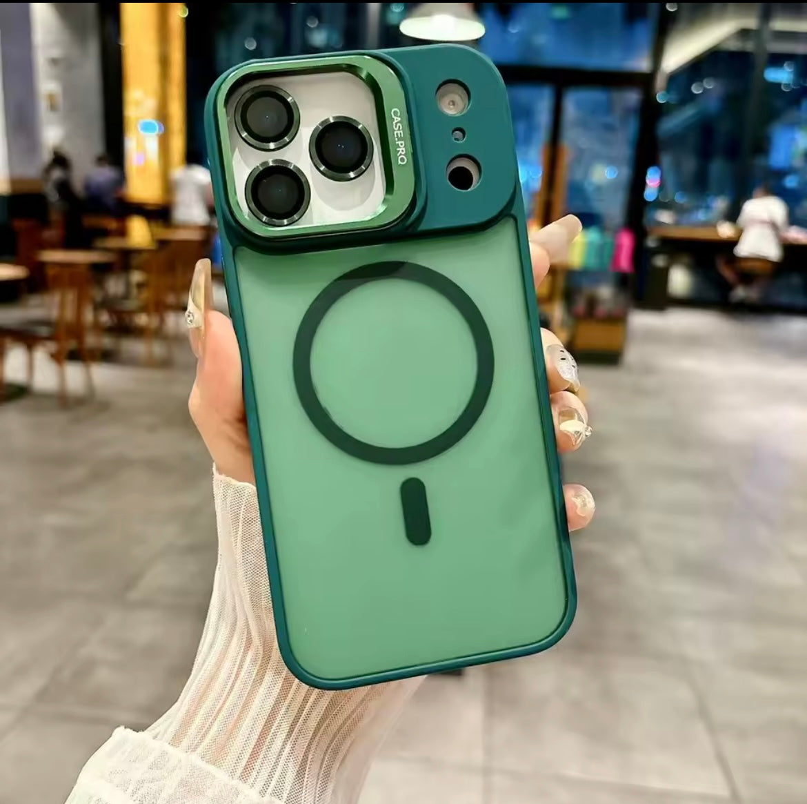 iPhone 17 Pro Max MagSafe Case – Transparent with Camera Lens Cover